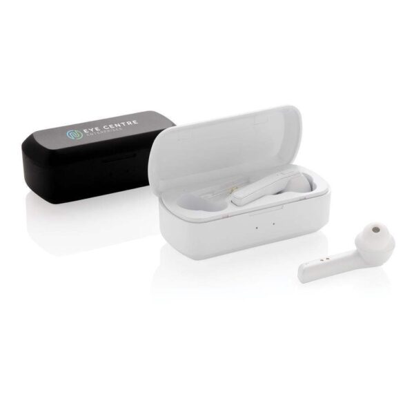 Free Flow Earphone in charging case