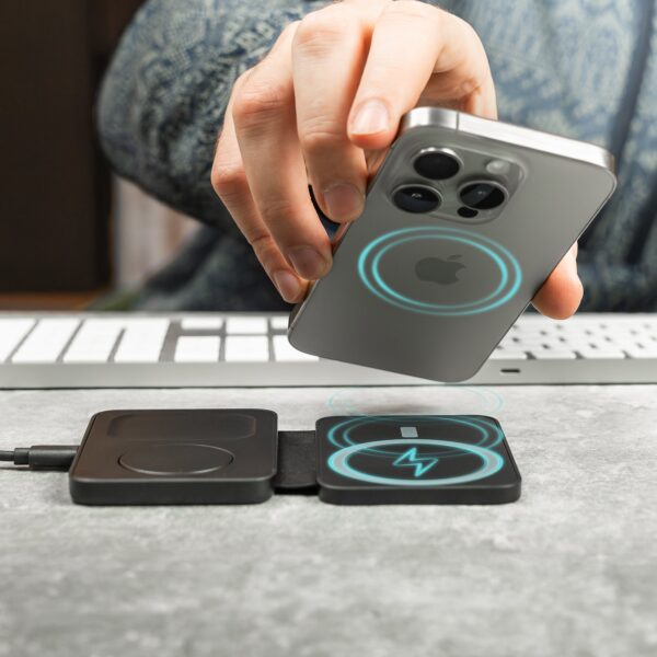 MagSafe® Compatible 3 In 1 Portable Charger - Image 8